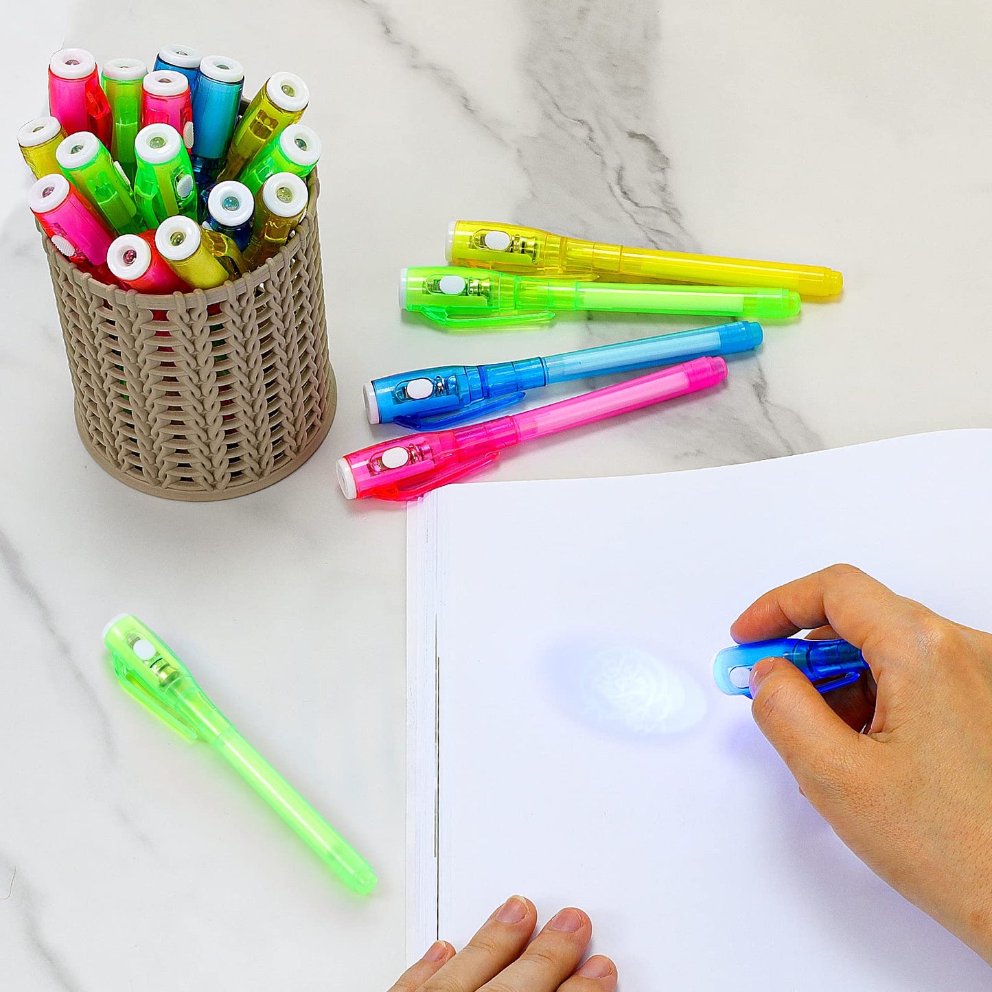 🕵️‍♂️ 30-Pack Invisible Ink Pens with UV Light – Spy Party Magic Markers